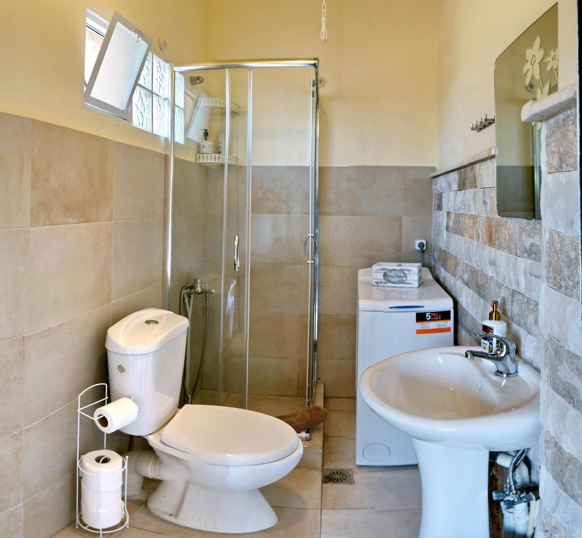 Spacious In Apartment Mytilene