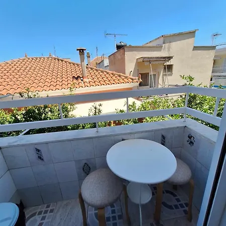 Spacious Apartment In Mytilene Exterior photo